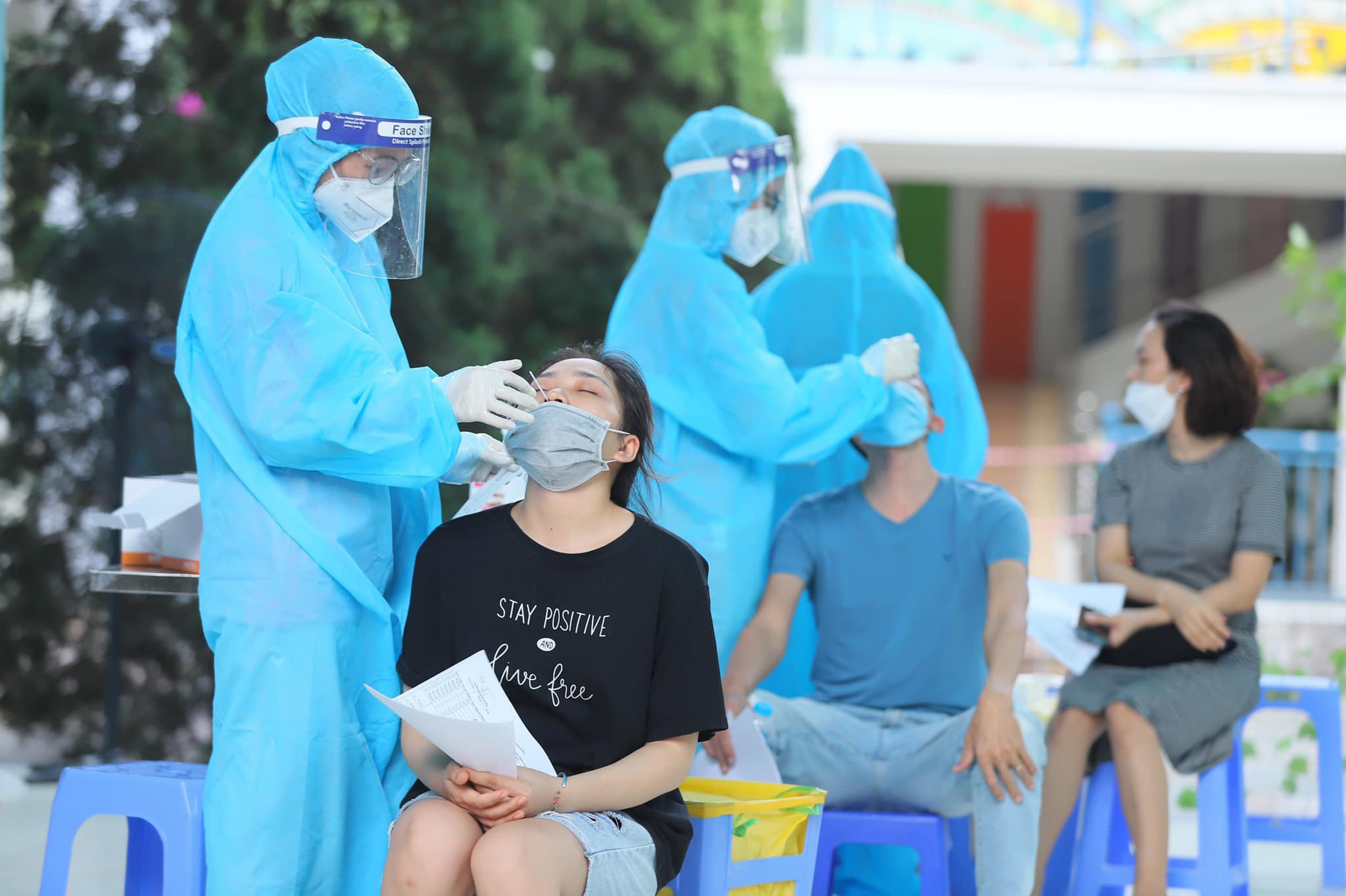 Sáng 3-10, Hà Nội thêm 4 ca mắc Covid-19 mới, 2 ca liên quan đến Bệnh viện Việt Đức