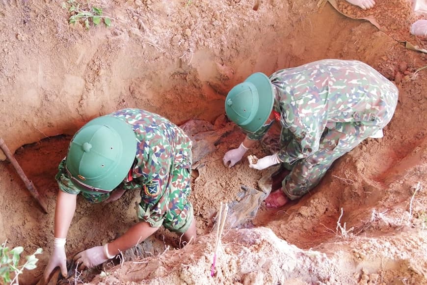Phát hiện hài cốt liệt sĩ ở xóm Rú