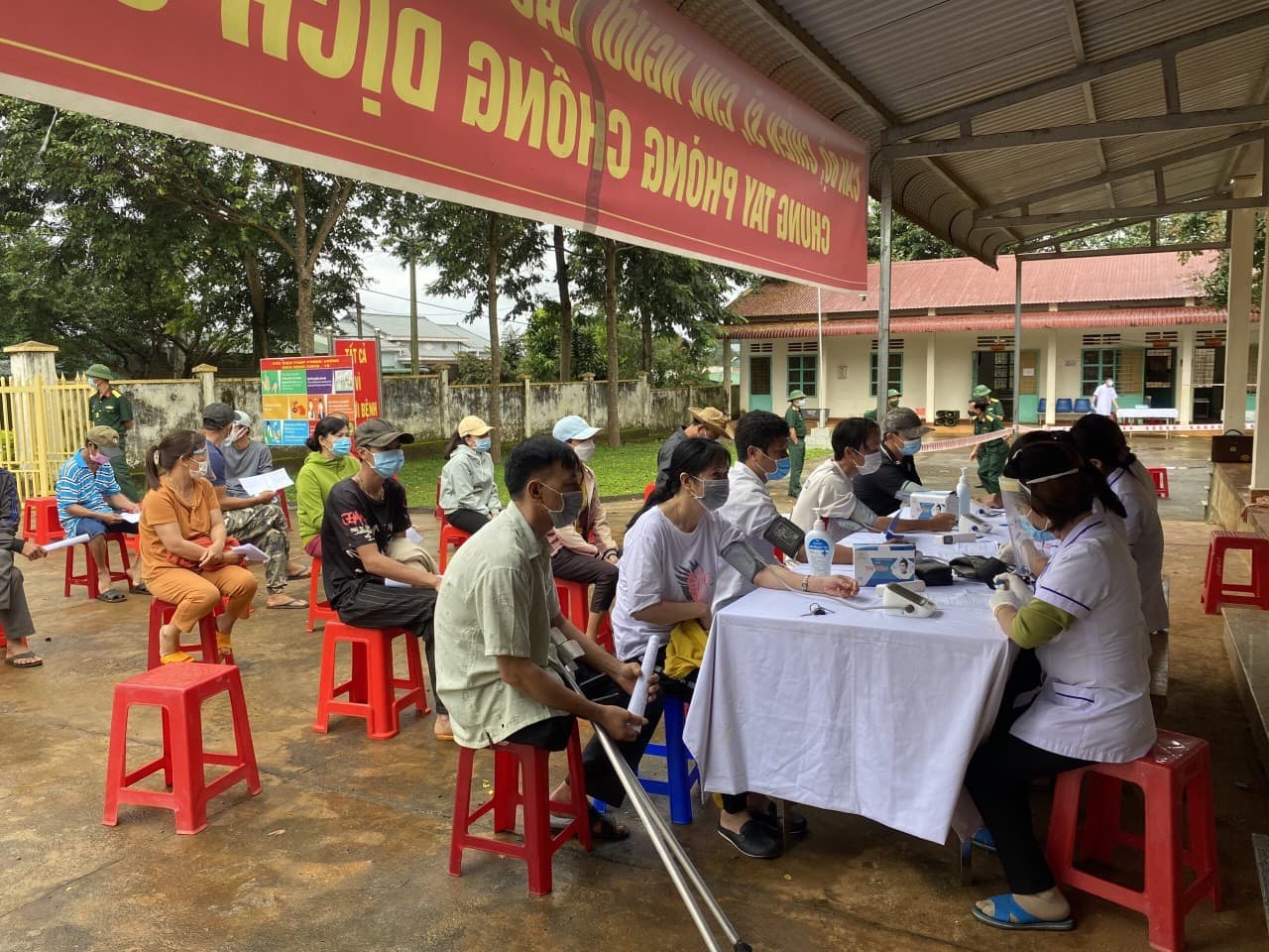 Giữ vững “vùng xanh” trên miền đất khó