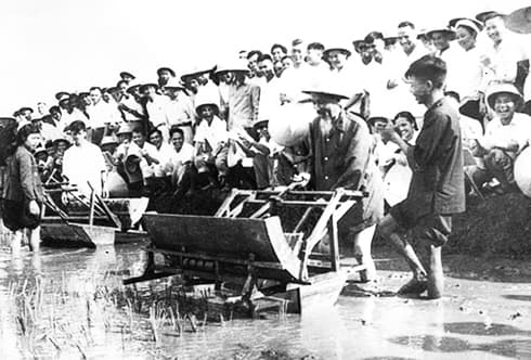 Lãnh đạo... giương "ăng ten"