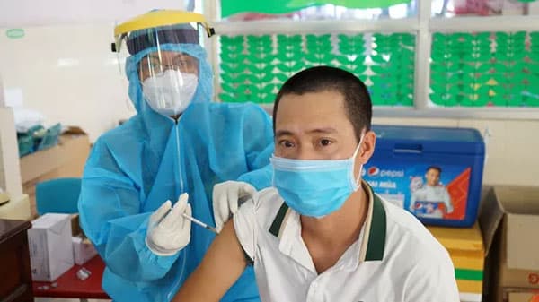 Bản tin Covid-19 trưa 7-10: Hà Nội có 2 ca mắc mới trong khu cách ly; Việt Nam đã tiêm 50 triệu liều vaccine