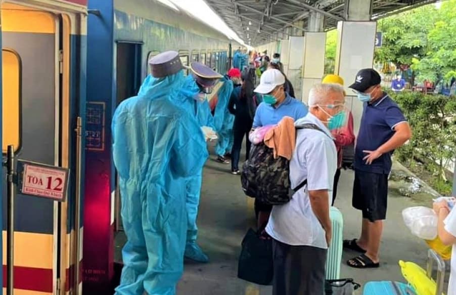 Gần 3.000 người dân Quảng Bình trở về quê trên các chuyến tàu