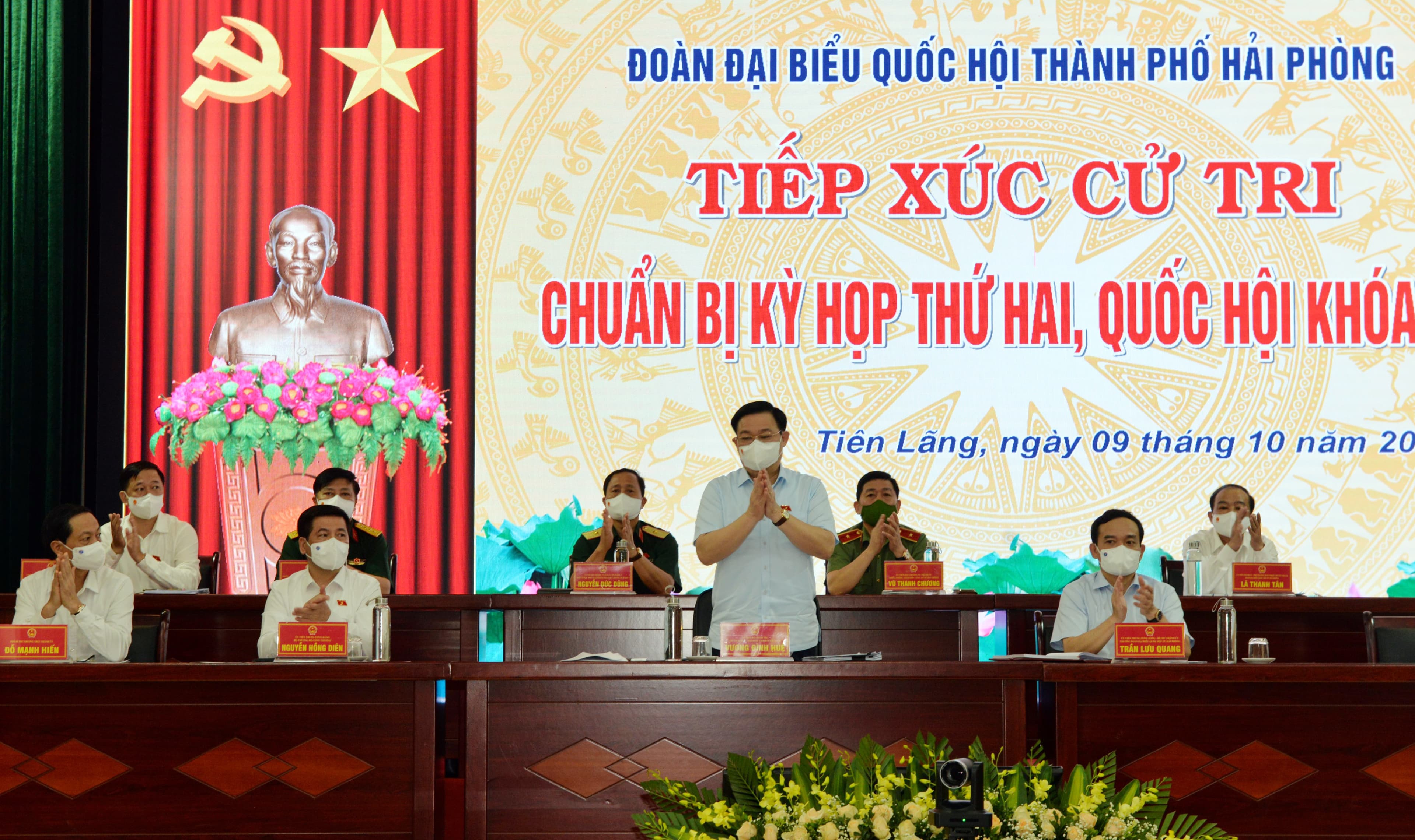 Chủ tịch Quốc hội Vương Đình Huệ tiếp xúc cử tri huyện Tiên Lãng, Hải Phòng
