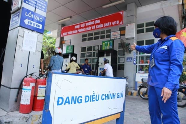 Chiều nay (11-10), giá xăng dầu tăng mạnh