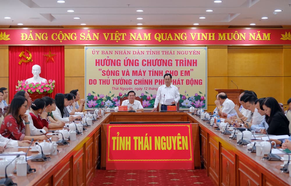 Thái Nguyên: 8,3 tỷ đồng ủng hộ chương trình “Sóng và máy tính cho em”