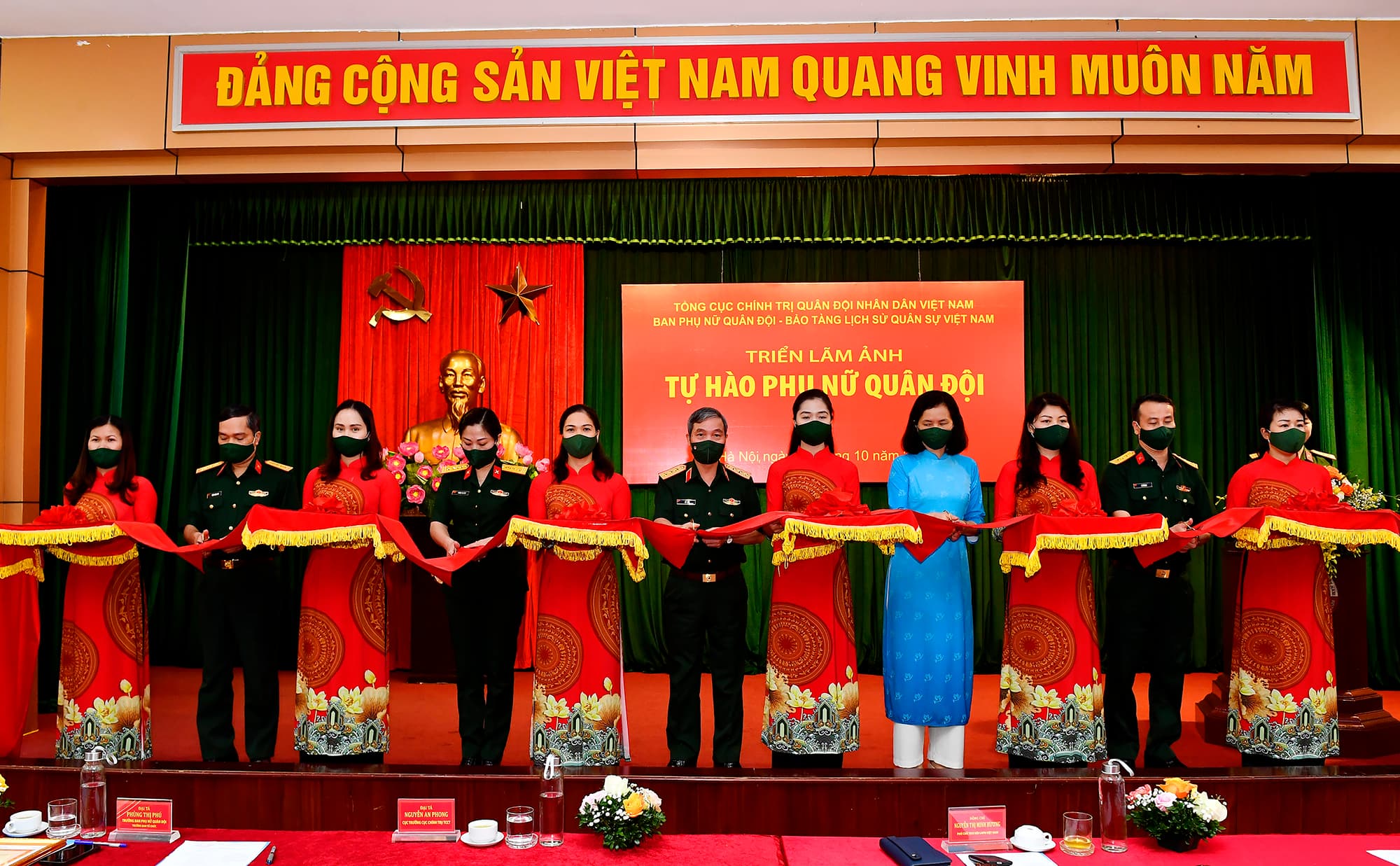 Tổng kết, trao giải Cuộc vận động sáng tác và khai mạc triển lãm ảnh “Tự hào Phụ nữ Quân đội”