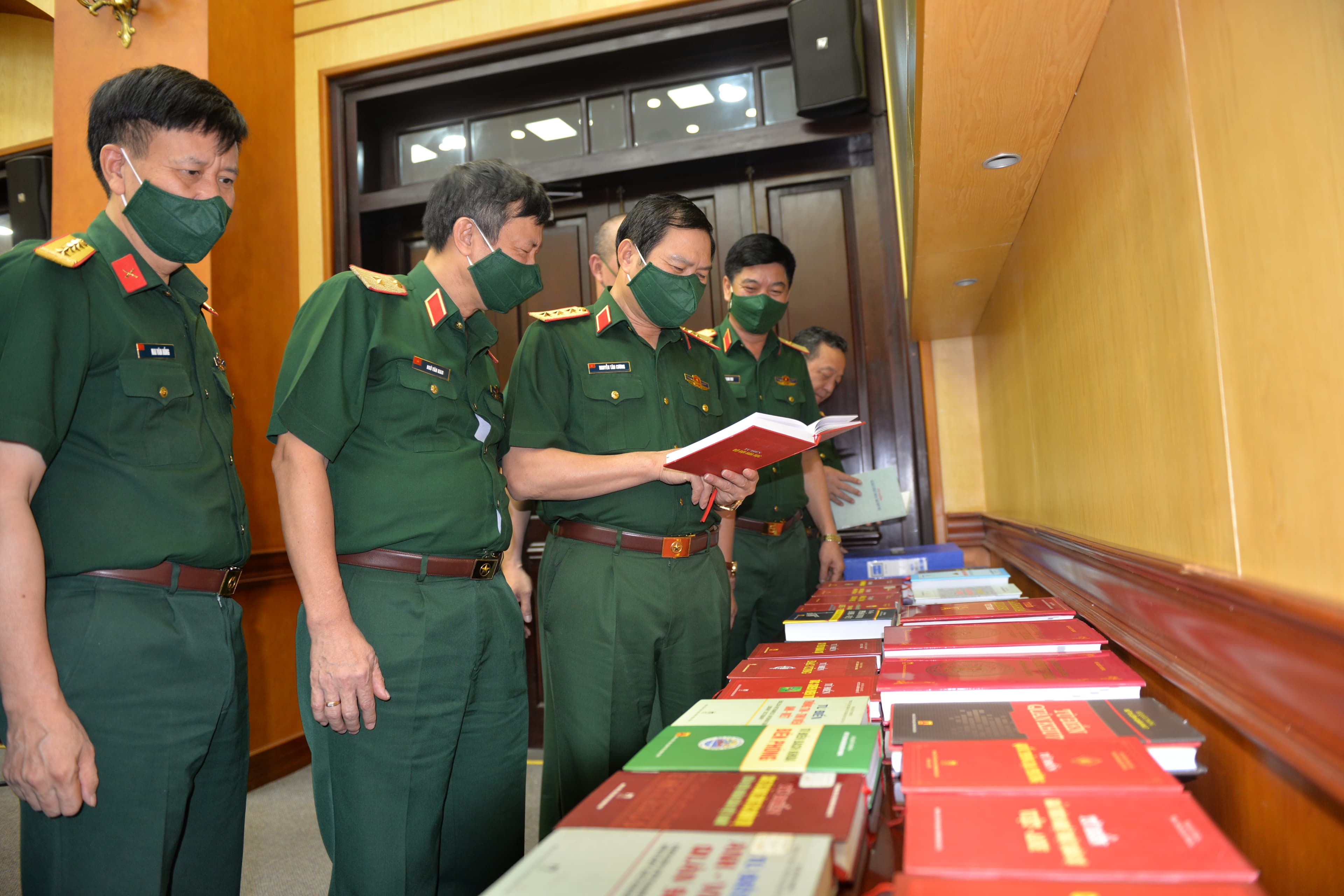 Thông qua kết quả biên soạn quyển Kỹ thuật-Hậu cần quân sự