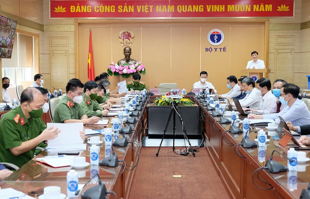Tiêm vắc xin nhưng không cập nhật trên Sổ Sức khoẻ điện tử: 3 bộ quyết tâm xử lý