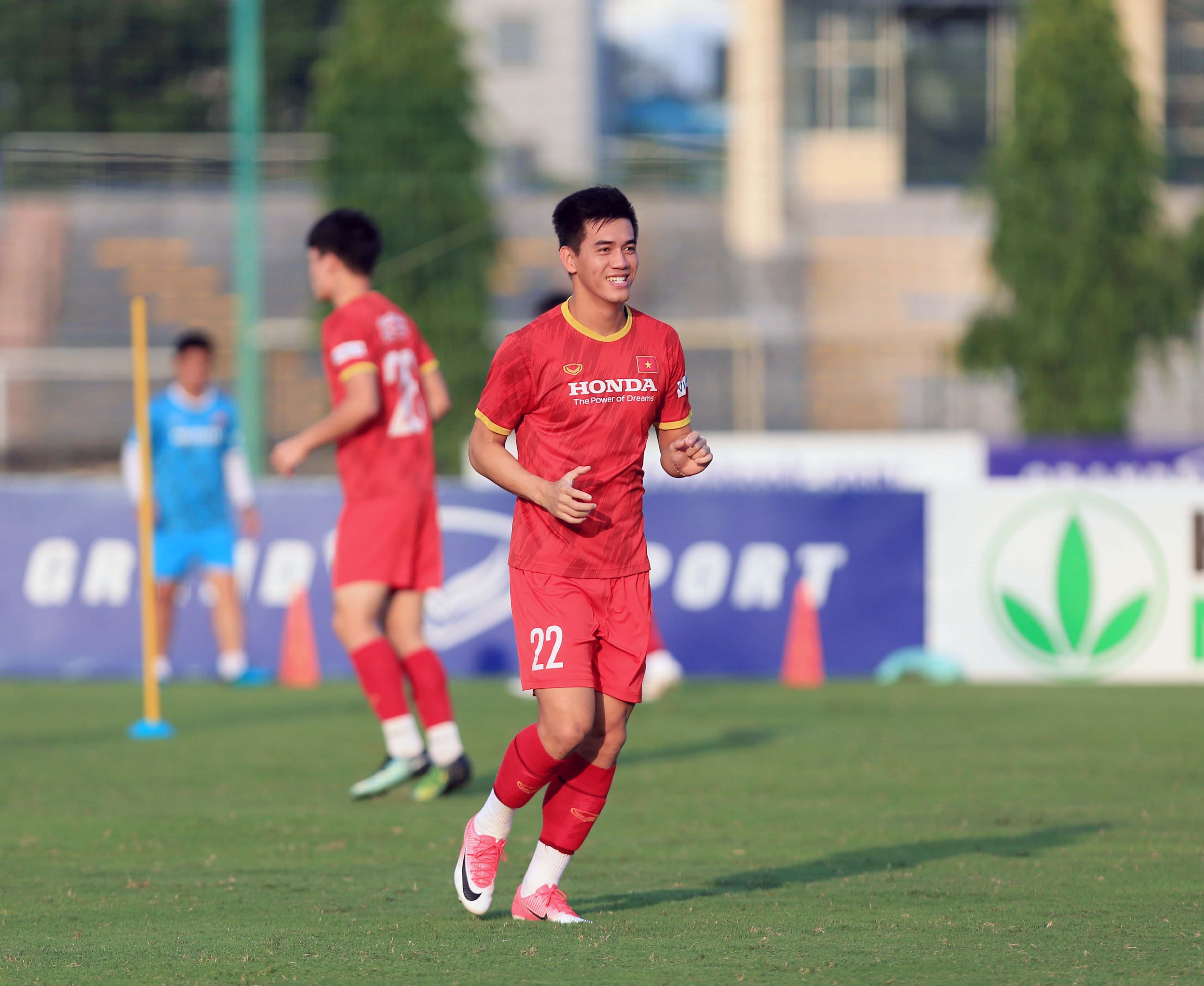 Vòng loại thứ 3 World Cup 2022: Nguyễn Tiến Linh giành danh hiệu cầu thủ xuất sắc nhất tháng 10