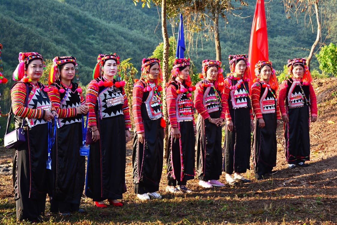 Gìn giữ trang phục truyền thống