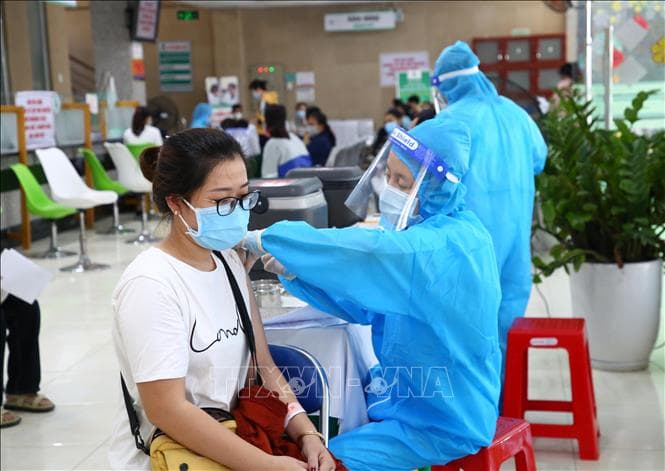 Bản tin Covid tối 17-10: Hà Nội thêm 15 F0, ổ dịch tại Bỉm Sơn (Thanh Hoá) thêm 13 F0; cả nước 3.193 ca mắc mới