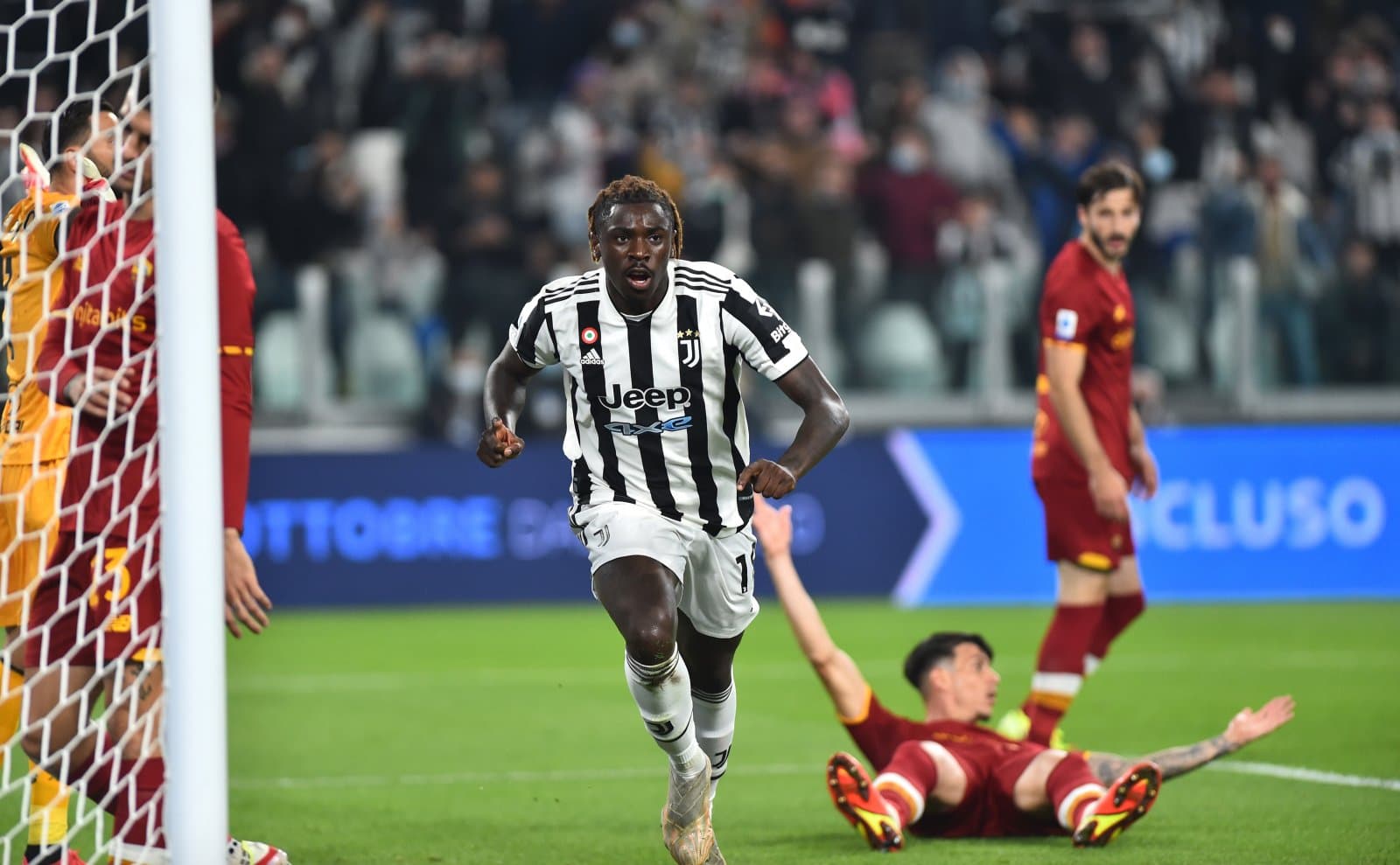 Vòng 8 Serie A: Juve thắng sít sao Roma