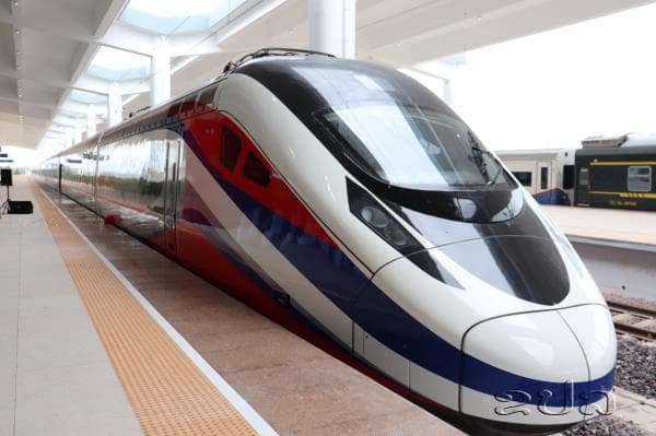 Lào tiếp nhận tàu cao tốc Lane Xang từ Trung Quốc