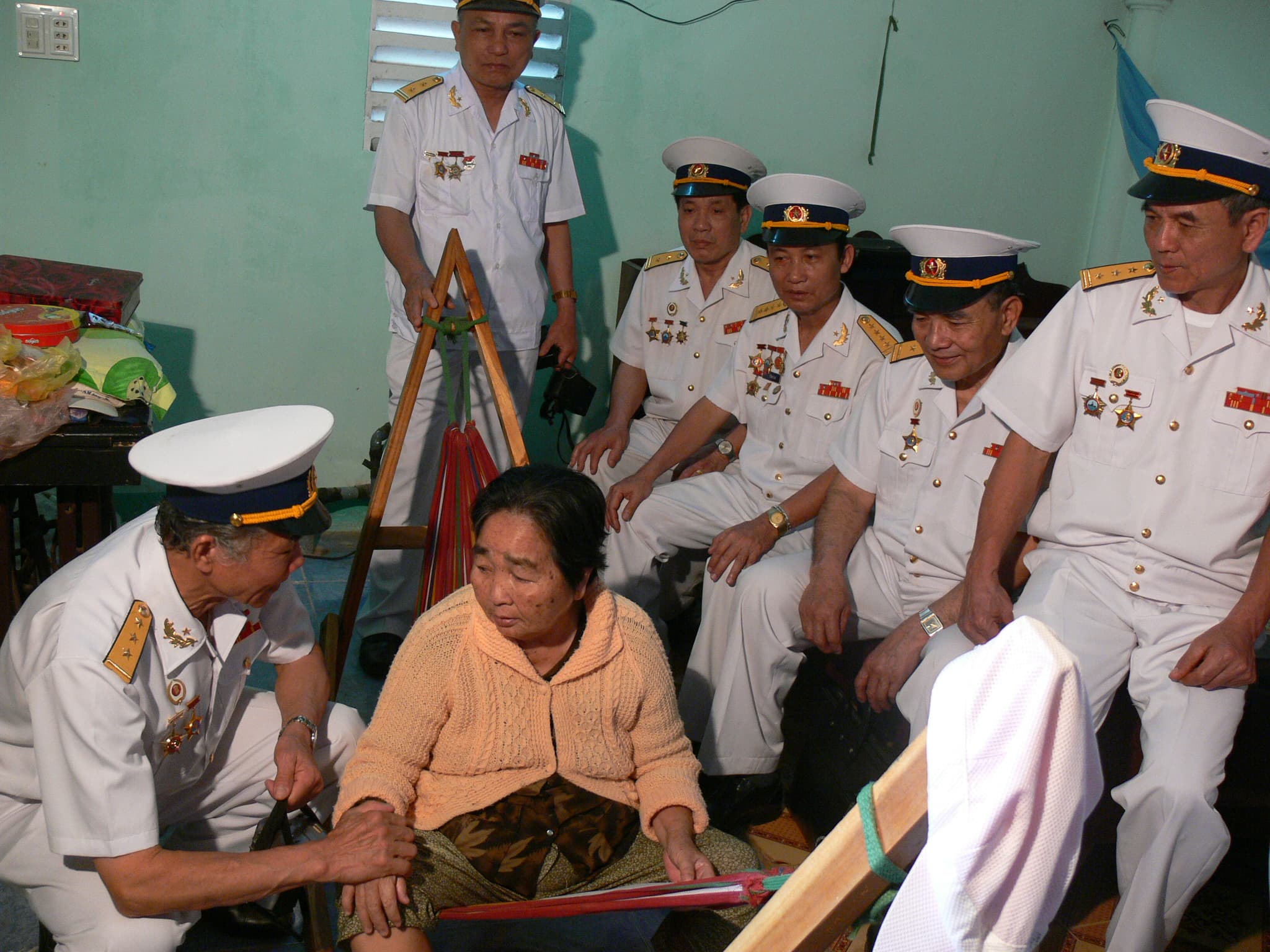 Vang mãi thiên hùng ca trên biển: Bài 5 - Nghĩa tình người ở lại (Tiếp theo và hết)