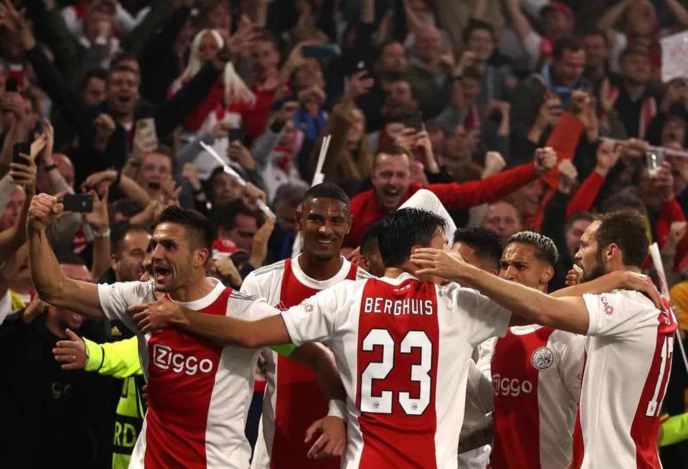 Ajax 4-0 Dortmund: Chiến thắng thuyết phục