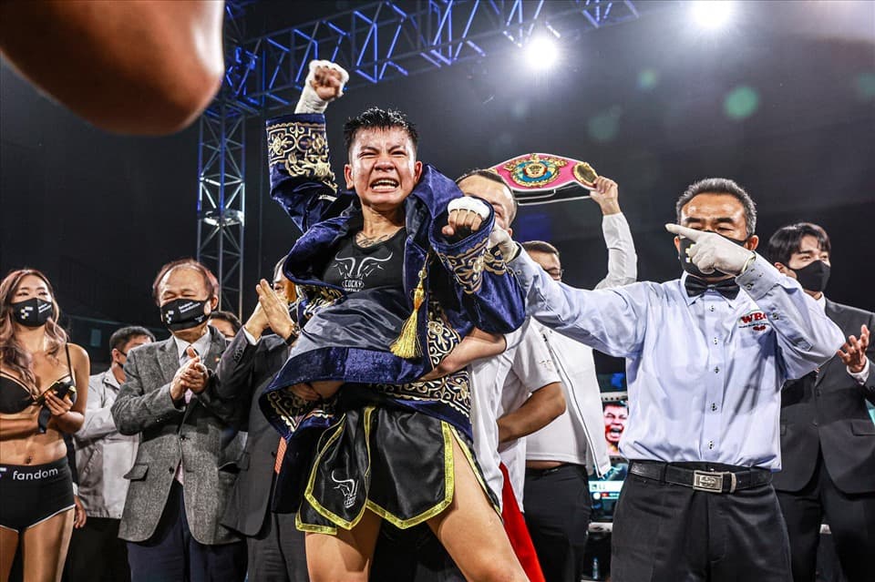 Võ sĩ boxing Nguyễn Thị Thu Nhi nói gì khi giành đai WBO thế giới?