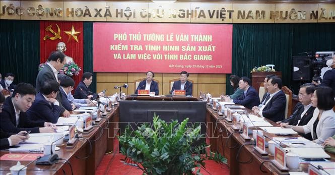 Phó thủ tướng Lê Văn Thành: “Phục hồi sản xuất nhanh nhưng phải bảo đảm an toàn dịch bệnh”