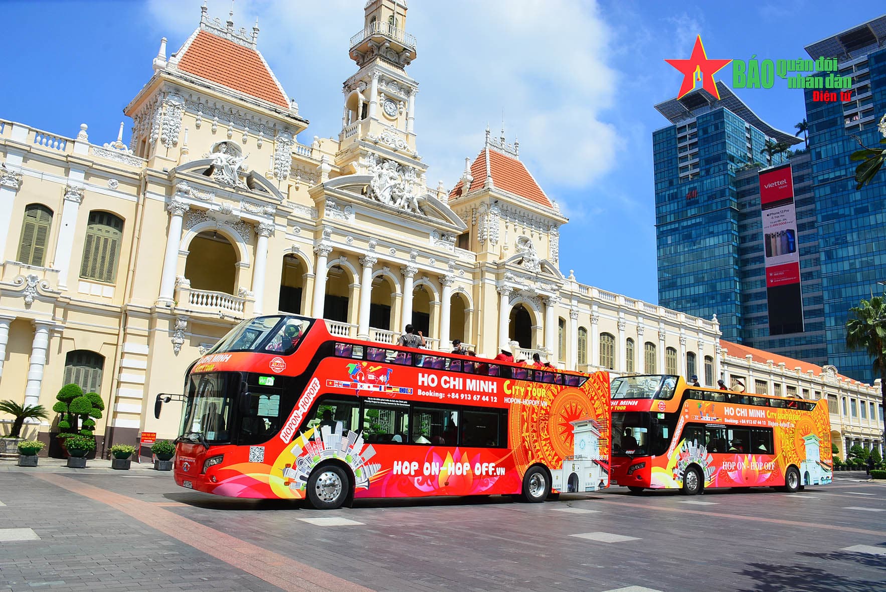 Tour du lịch bằng xe buýt hai tầng tri ân 30.000 tình nguyện viên tuyến đầu chống dịch