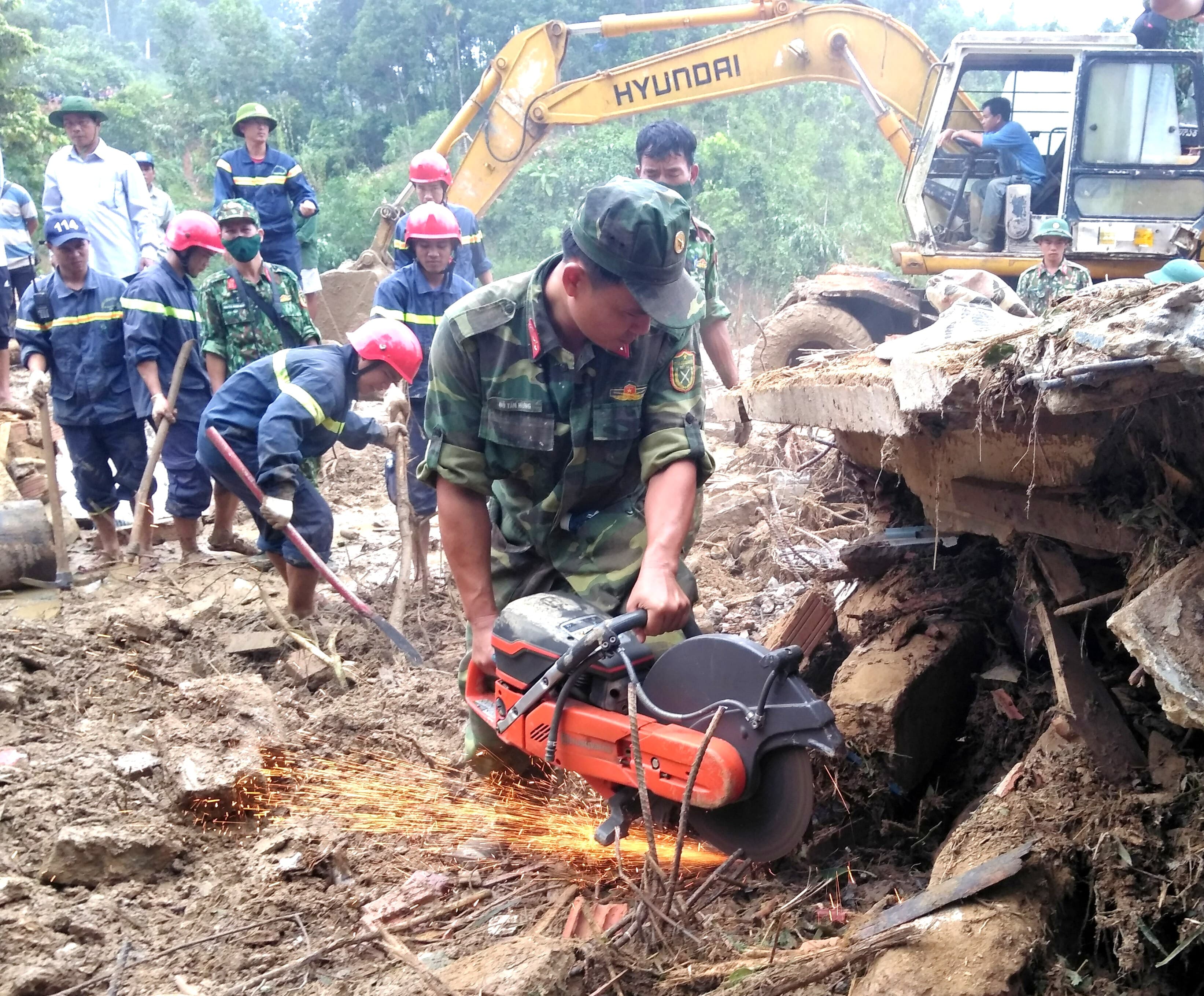 Phát huy truyền thống, luyện giỏi rèn nghiêm