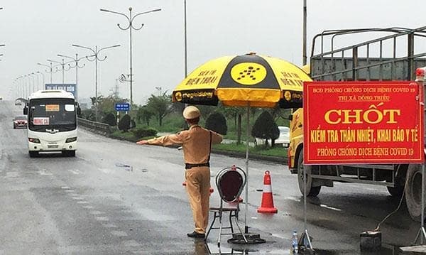 Người về Quảng Ninh từ vùng dịch phải cách ly như thế nào?