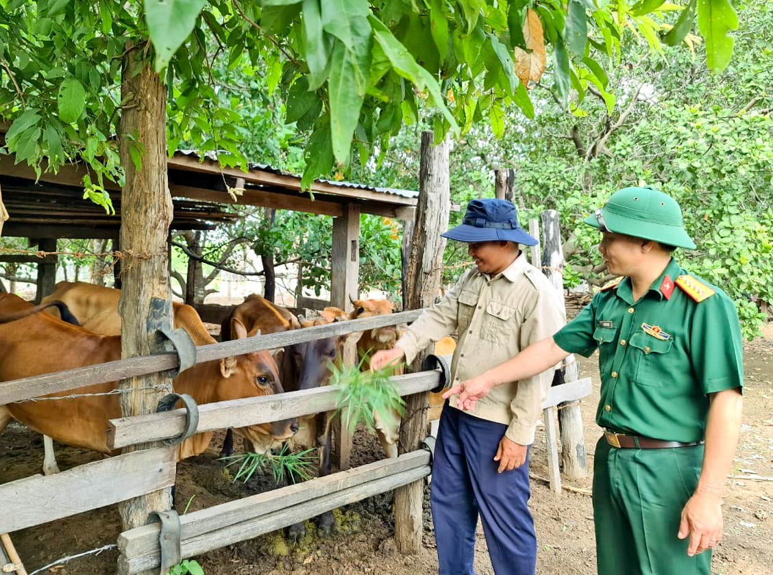 Mô hình gắn kết hộ ở vùng biên giới Gia Lai