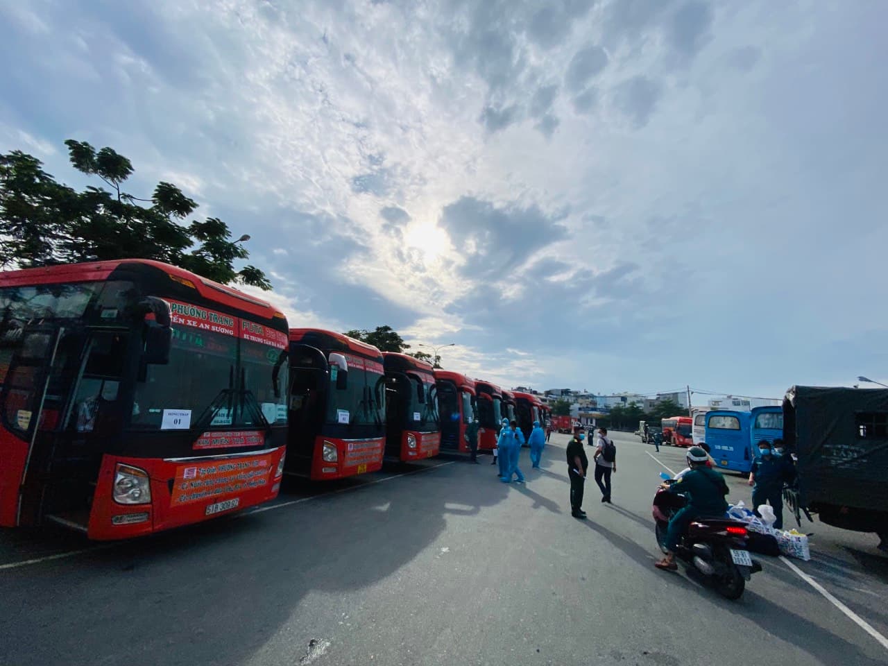 Tập đoàn Phương Trang hỗ trợ 1.655 người dân tại 8 tỉnh, thành phố về quê
