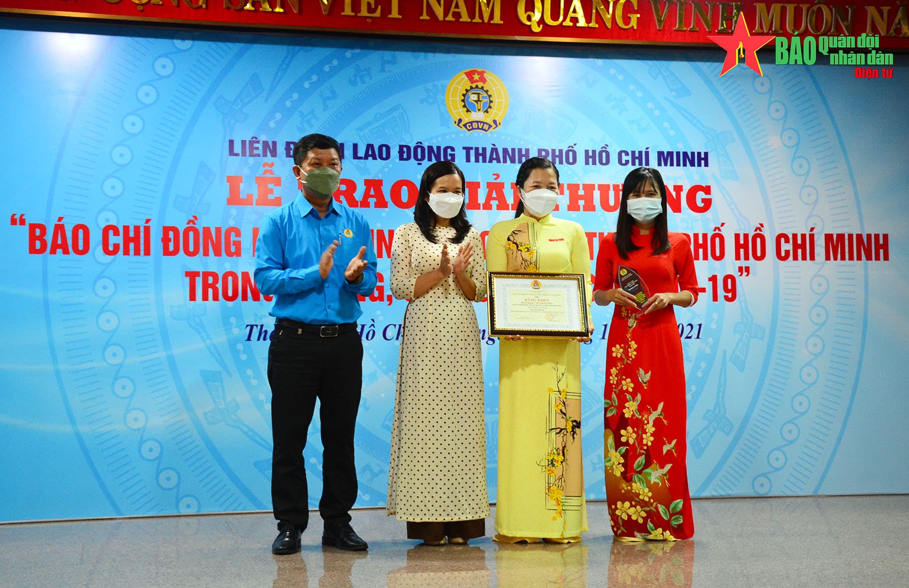 Trao Giải thưởng “Báo chí đồng hành cùng Công đoàn TP Hồ Chí Minh trong phòng, chống đại dịch Covid-19”