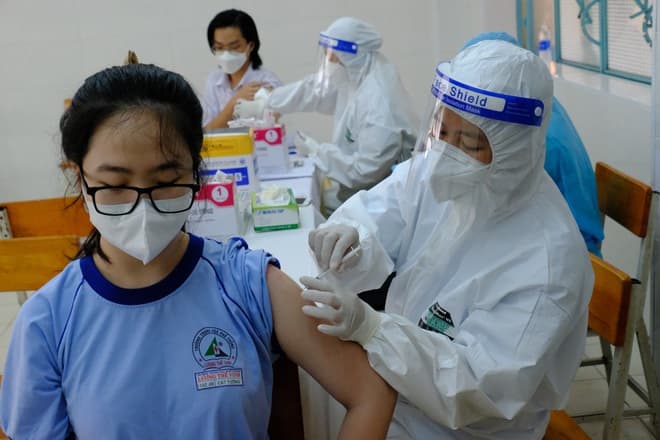 Tin Covid sáng 31-10: Hai ổ dịch tại Hà Nội vẫn "nóng"; nhiều nơi nguy cơ dịch bùng phát trở lại
