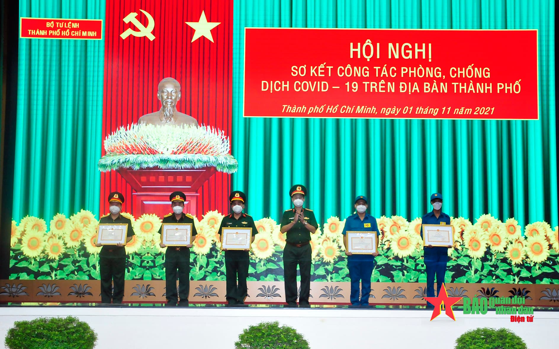 Bộ tư lệnh TP Hồ Chí Minh sơ kết công tác phòng, chống dịch Covid-19