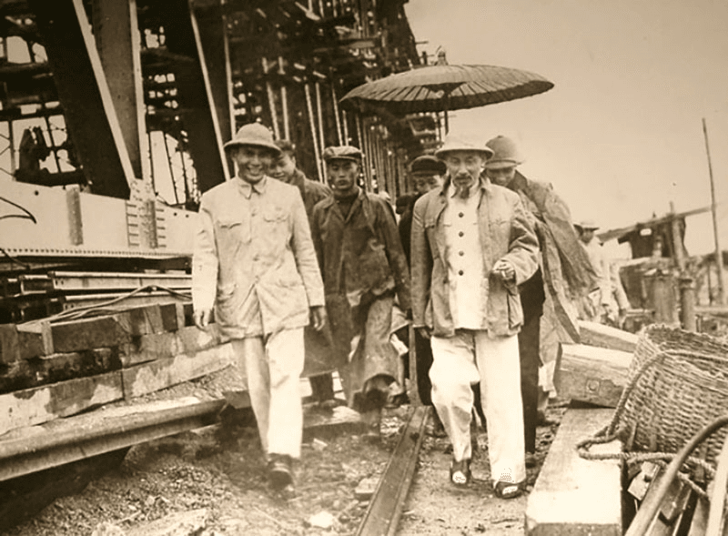 Ngày 5-11-1946: Bác Hồ nói gì về giao thông vận tải?