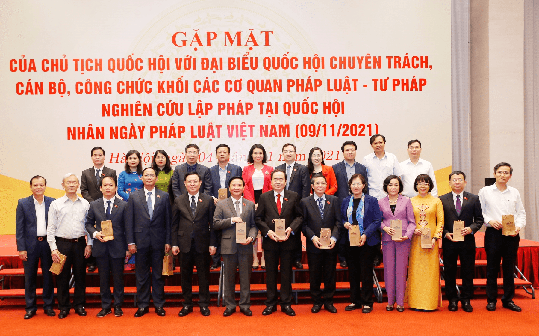 Chủ tịch Quốc hội mong cán bộ xây dựng pháp luật có bản lĩnh