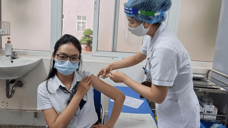 Các địa phương đẩy nhanh tiến độ tiêm chủng và phải bảo đảm an toàn tuyệt đối