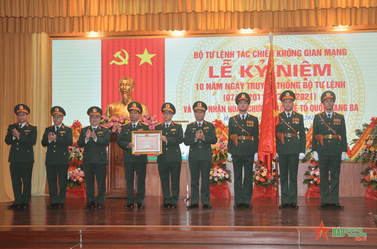 Bộ tư lệnh 86 kỷ niệm 10 năm Ngày truyền thống

​