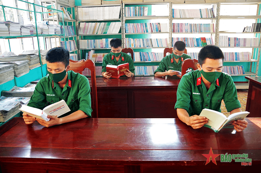 Khuyến khích bộ đội đọc sách báo