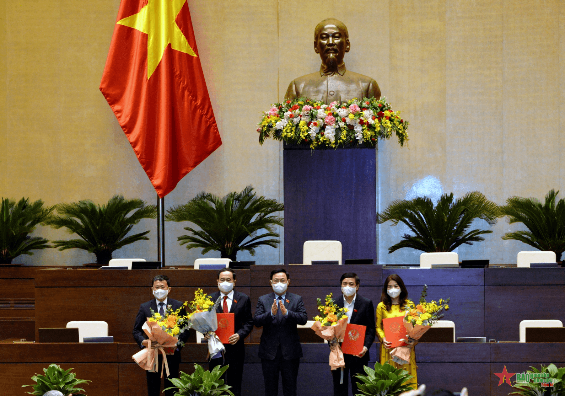Chủ tịch Quốc hội chủ trì lễ công bố nghị quyết thành lập Tổ chức nghị sĩ hữu nghị Việt Nam