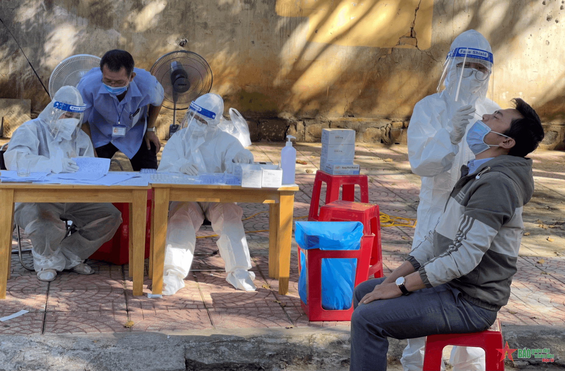 TP Buôn Ma Thuột phong tỏa tạm thời để test nhanh kháng nguyên