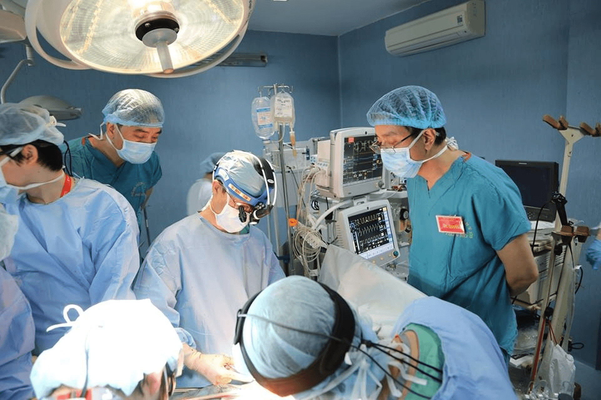 Ứng dụng công nghệ làm chủ kỹ thuật hiện đại trong y tế