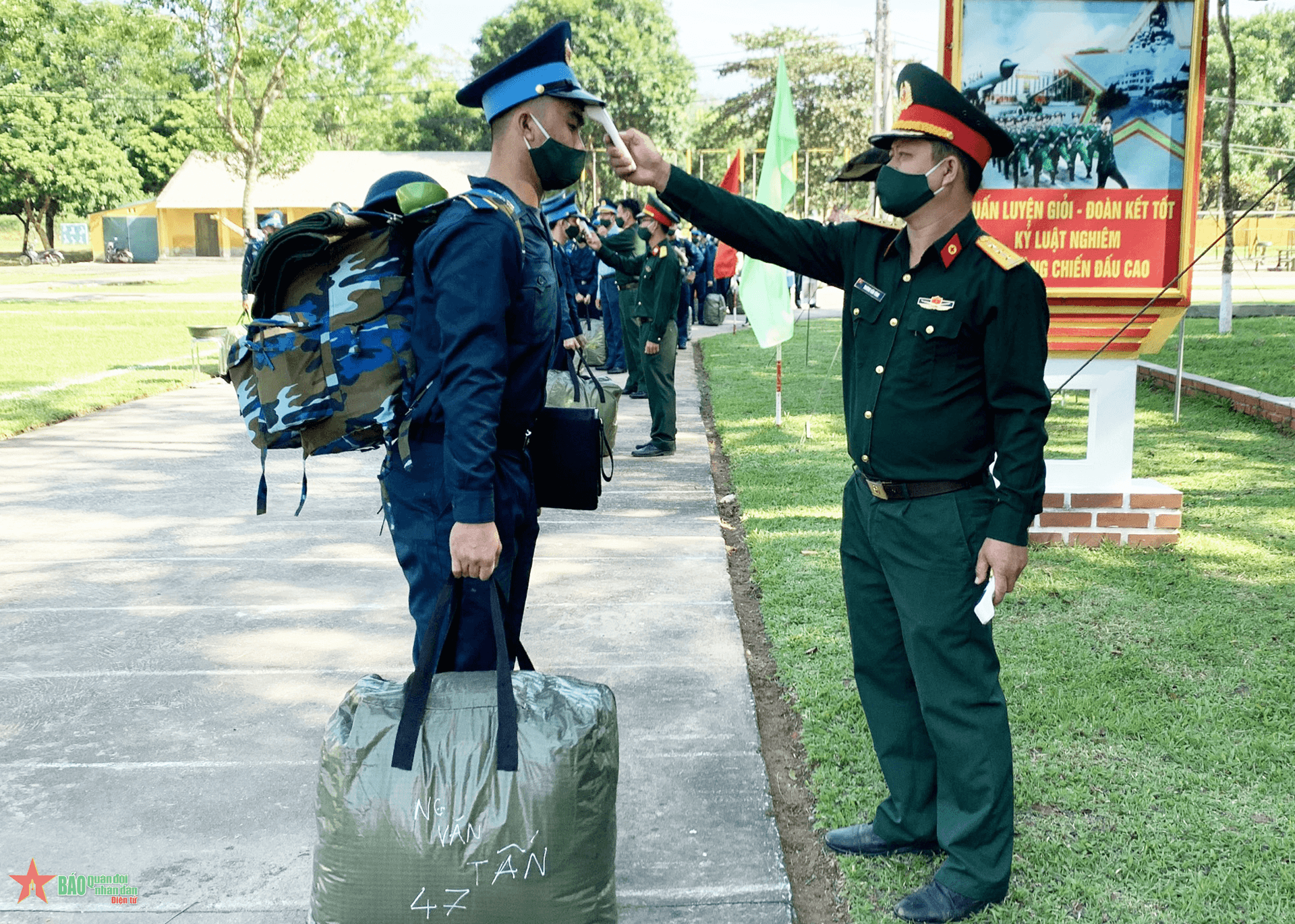 Sư đoàn 390 tiếp nhận học viên đào tạo giai đoạn 1 sĩ quan cấp phân đội trình độ đại học