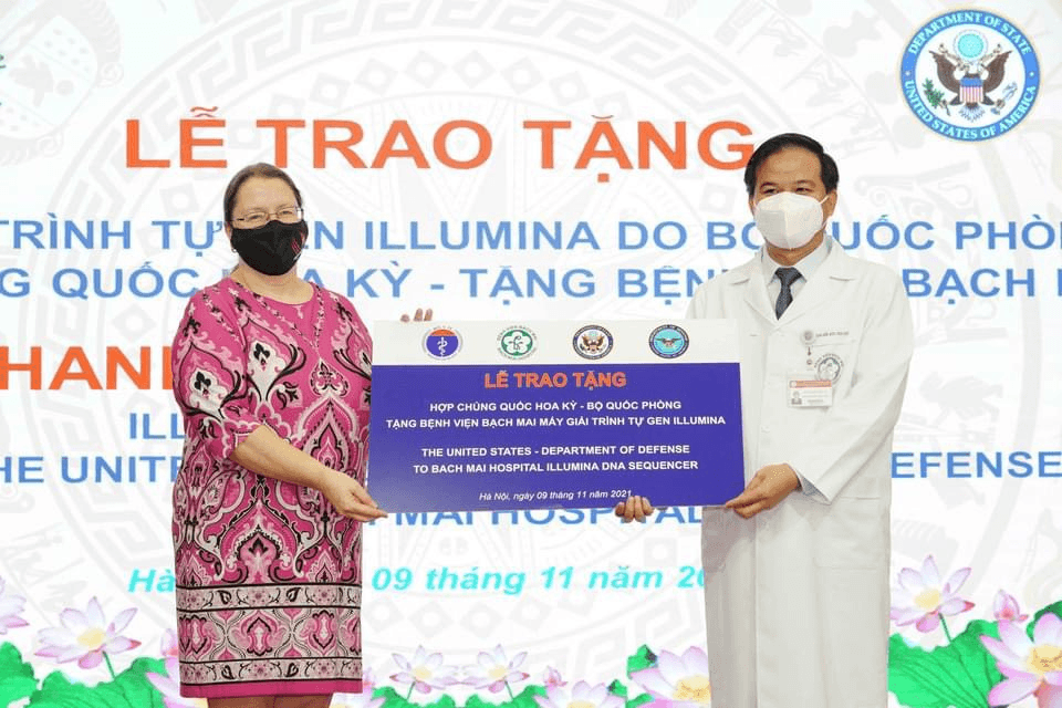 Bệnh viện Bạch Mai tiếp nhận máy giải trình tự gen do Mỹ trao tặng