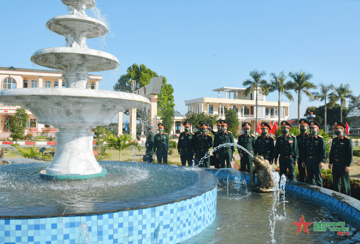 Tổng cục Hậu cần chấm thi doanh trại của Lữ đoàn Pháo binh 382, Quân khu 1