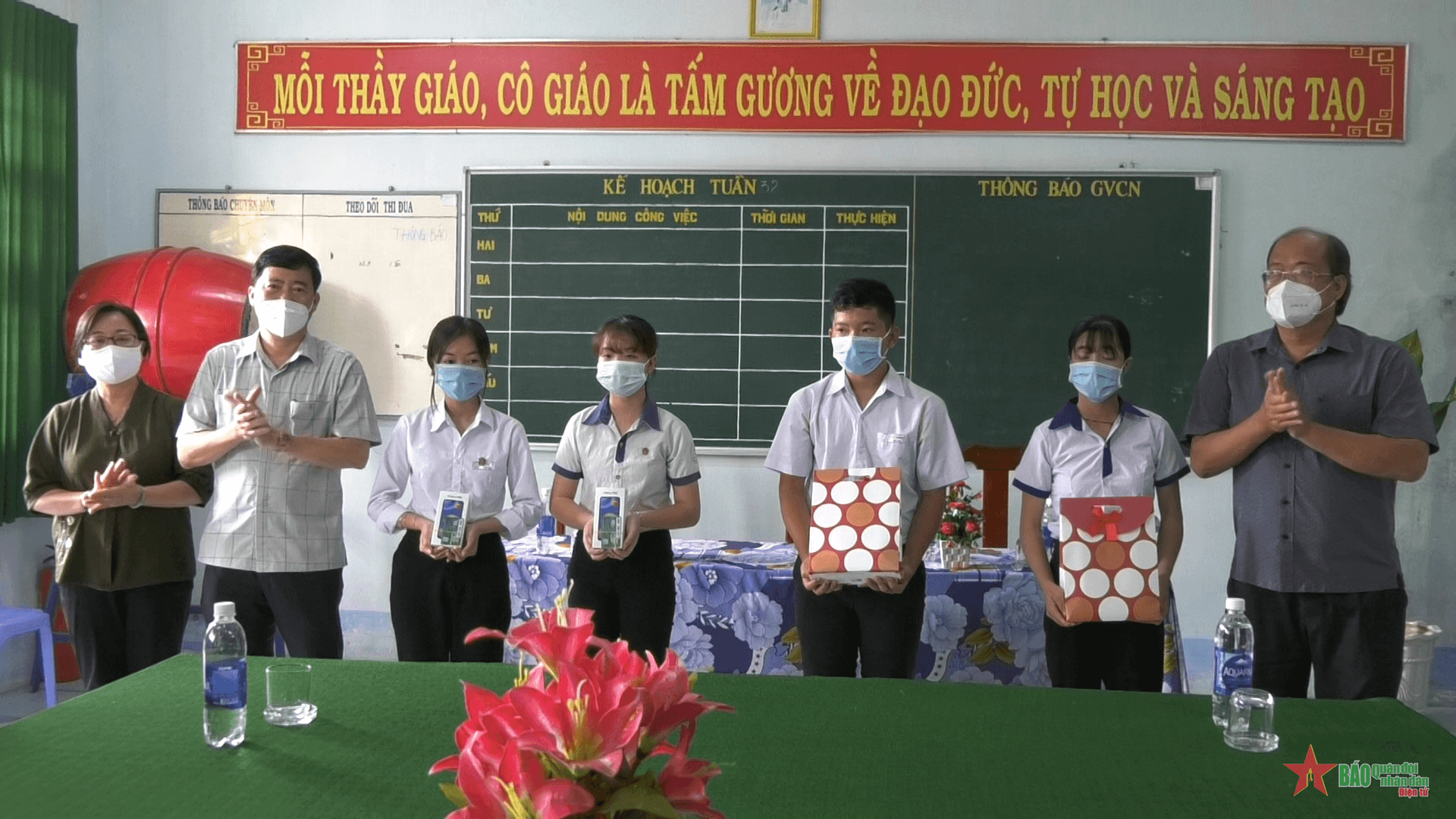 Chương trình “Sóng và máy tính" ở huyện Tam Nông