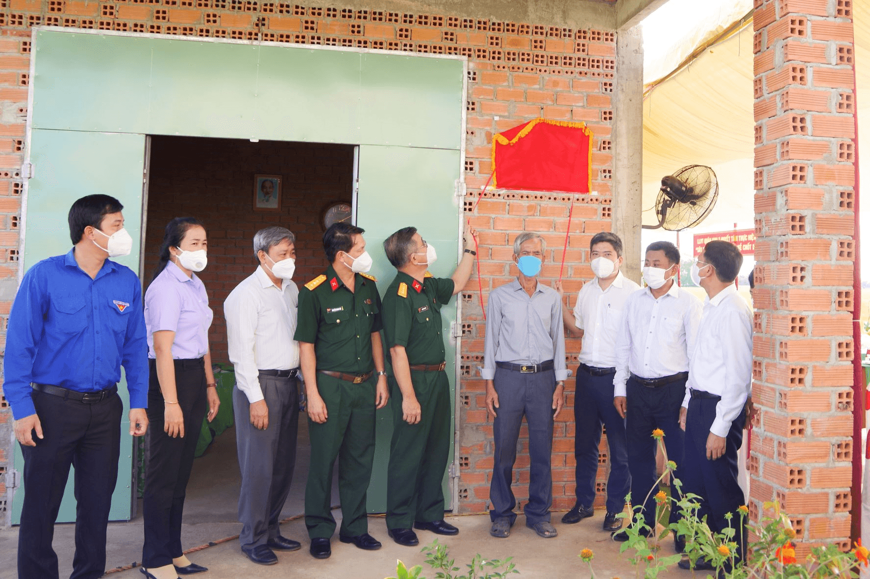 Hỗ trợ gần 1 tỷ đồng xây dựng điểm dân cư liền kề chốt dân quân biên giới Long An