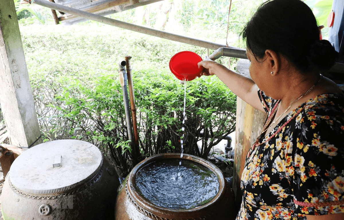 Bảo đảm nước sinh hoạt cho đồng bào