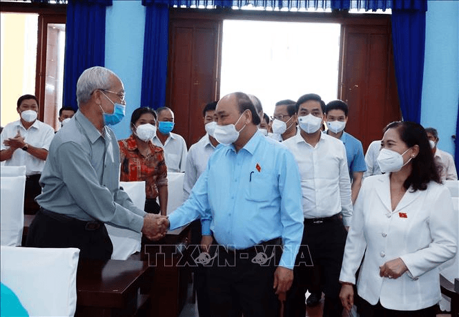 Chủ tịch nước Nguyễn Xuân Phúc tiếp xúc cử tri Thành phố Hồ Chí Minh