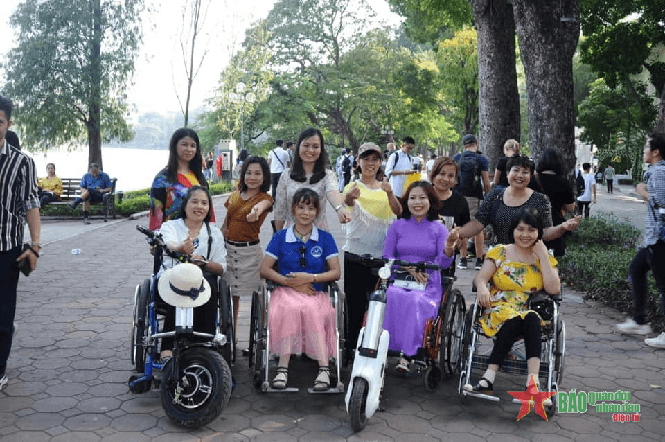 Vươn lên giúp người cùng cảnh ngộ