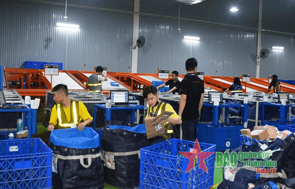 Góc nhìn trẻ: Niềm tin online