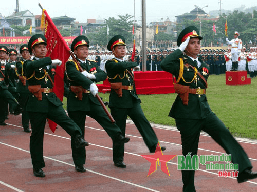Quân nhân chuyên nghiệp muốn chuyển ngạch lên sĩ quan phải làm gì?