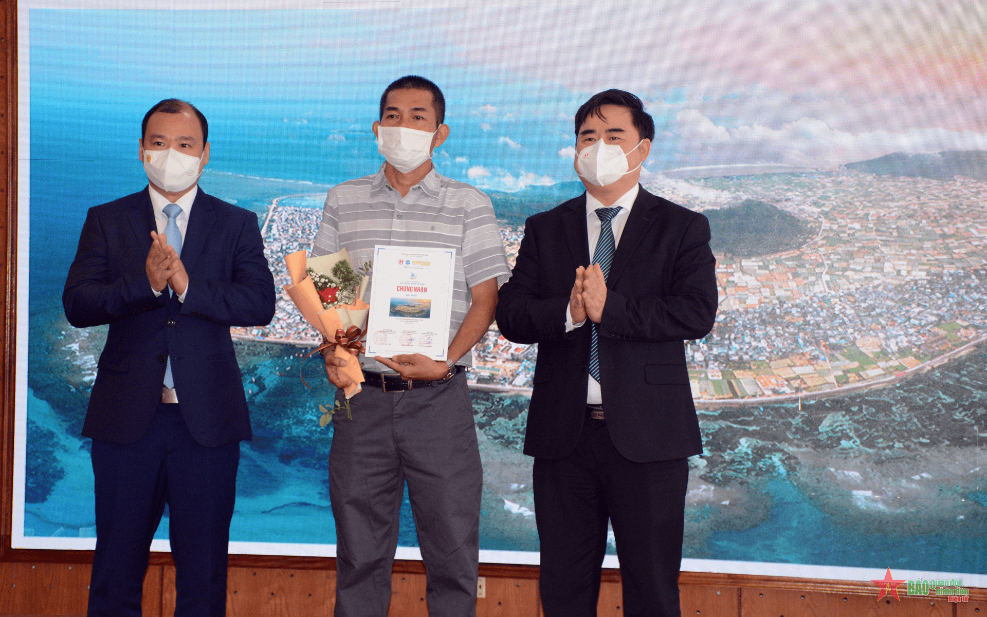 Lễ tổng kết, trao giải cuộc thi ảnh nghệ thuật “Đất nước nhìn từ biển”