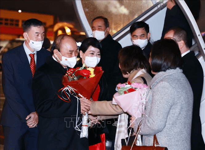 Chủ tịch nước Nguyễn Xuân Phúc đến Geneva, bắt đầu thăm chính thức Liên bang Thụy Sĩ