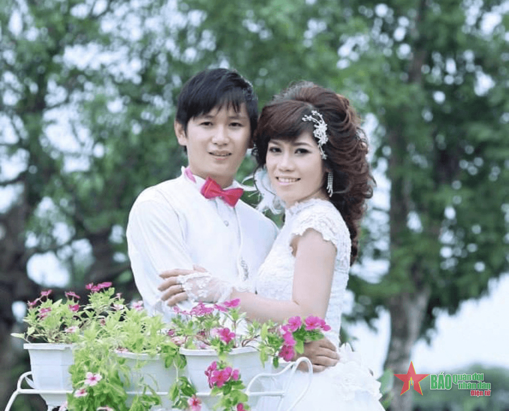 Tình yêu chiến sĩ: Thắc thỏm một đóa hồng nhung...